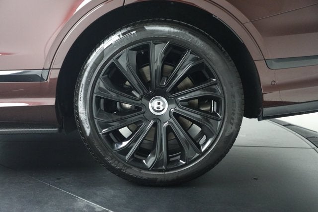 2024 Bentley Bentayga EWB Mulliner V8