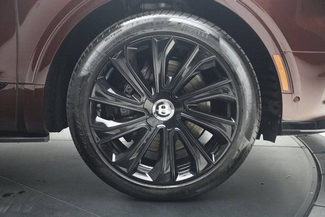 2024 Bentley Bentayga EWB Mulliner V8