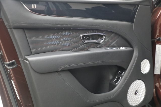 2024 Bentley Bentayga EWB Mulliner V8