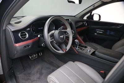 2024 Bentley Bentayga EWB Mulliner V8