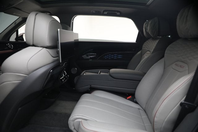 2024 Bentley Bentayga EWB Mulliner V8