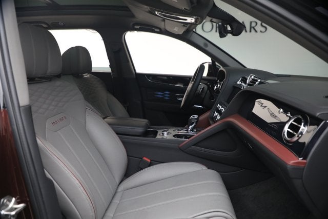 2024 Bentley Bentayga EWB Mulliner V8
