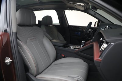 2024 Bentley Bentayga EWB Mulliner V8