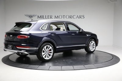 2024 Bentley Bentayga EWB V8