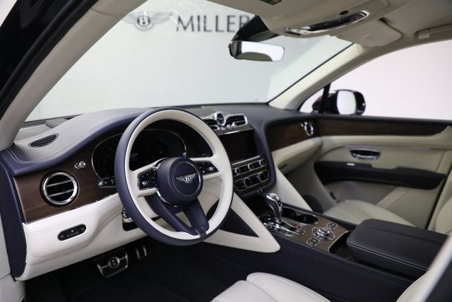2024 Bentley Bentayga EWB V8