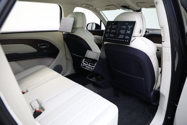 2024 Bentley Bentayga EWB V8