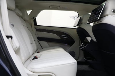 2024 Bentley Bentayga EWB V8