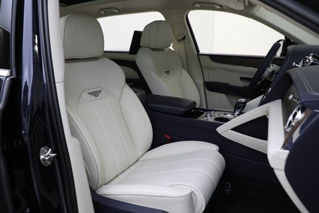 2024 Bentley Bentayga EWB V8