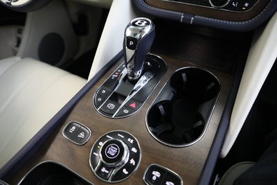 2024 Bentley Bentayga EWB V8