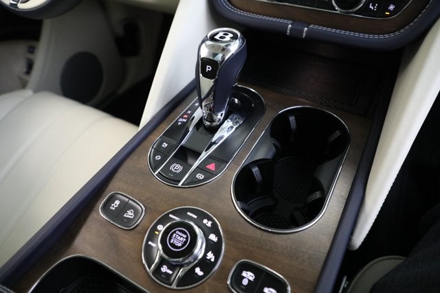 2024 Bentley Bentayga EWB V8