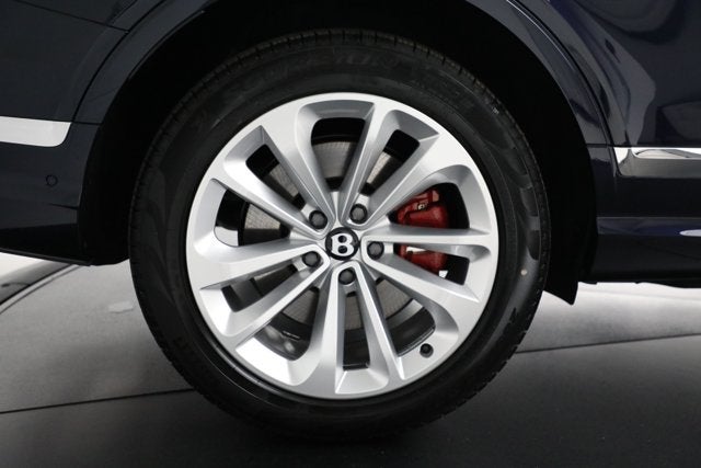 2024 Bentley Bentayga EWB V8