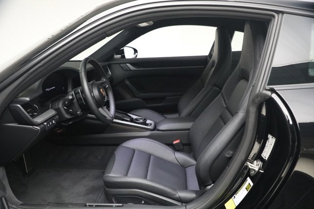 2025 Porsche 911 Carrera