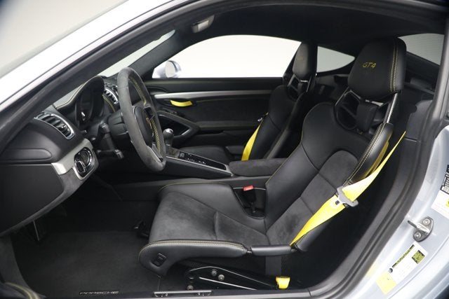 2016 Porsche Cayman GT4