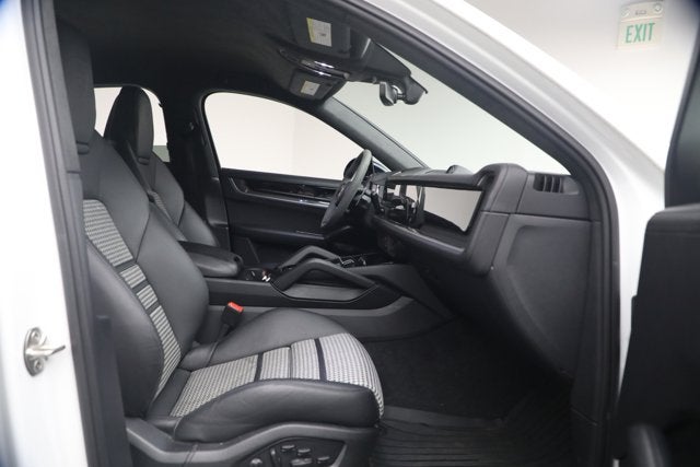 2024 Porsche Cayenne S Coupe