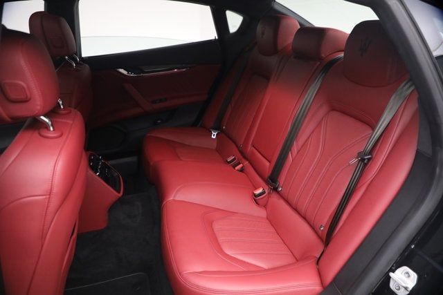 2022 Maserati Quattroporte Modena Q4