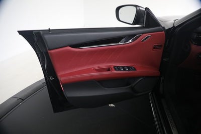 2022 Maserati Quattroporte Modena Q4