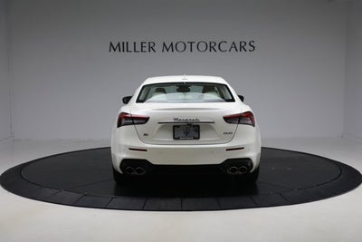 2022 Maserati Ghibli Modena Q4