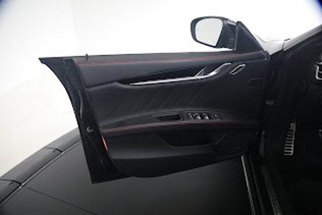 2023 Maserati Ghibli Modena Q4