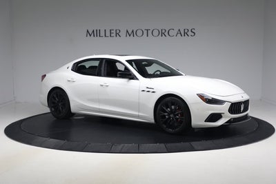 2022 Maserati Ghibli Modena Q4
