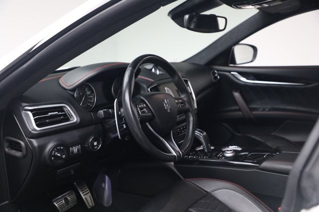 2022 Maserati Ghibli Modena Q4
