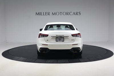 2022 Maserati Ghibli Modena Q4