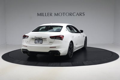 2022 Maserati Ghibli Modena Q4