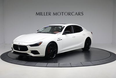2022 Maserati Ghibli Modena Q4
