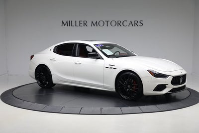 2022 Maserati Ghibli Modena Q4