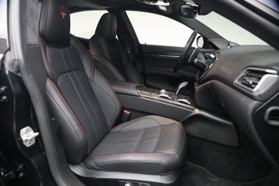 2023 Maserati Ghibli Modena Q4