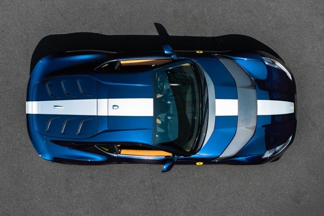 2022 Ferrari 812 Competizione Base