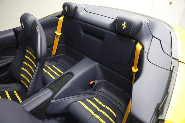 2025 Ferrari Roma Spider Base