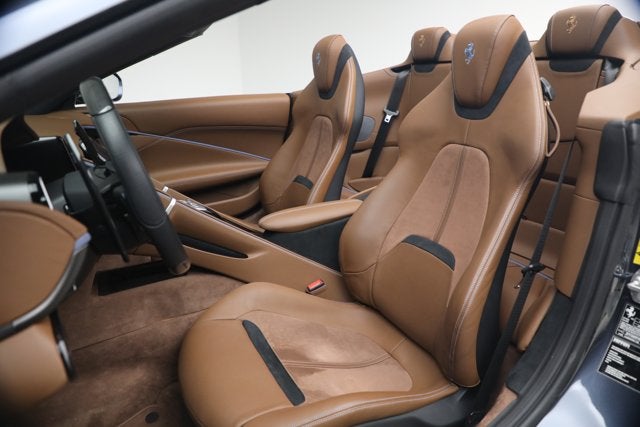 2025 Ferrari Roma Spider Base