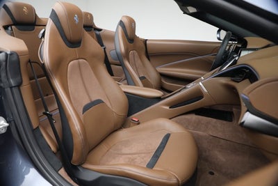 2025 Ferrari Roma Spider Base