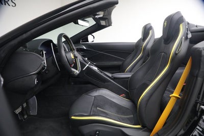 2025 Ferrari Roma Spider Base