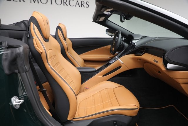 2025 Ferrari Roma Spider Base