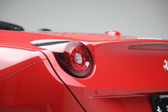 2017 Ferrari California T Base
