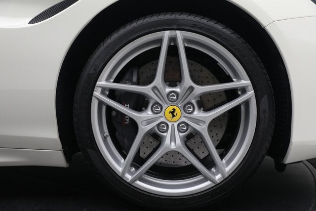2017 Ferrari California T Base