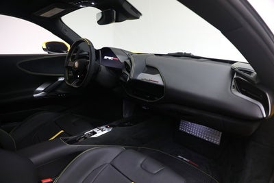 2023 Ferrari SF90 Stradale Base