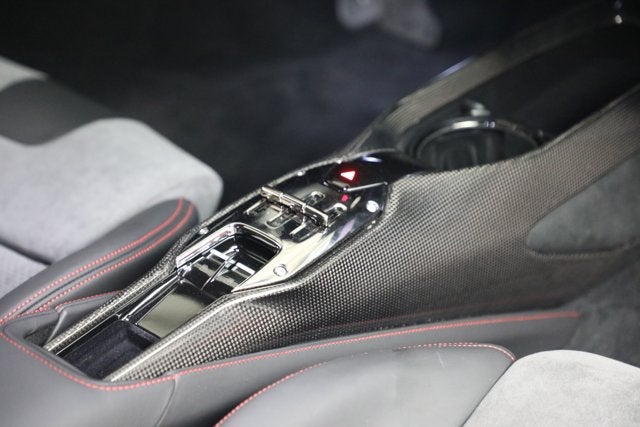 2023 Ferrari SF90 Stradale Base