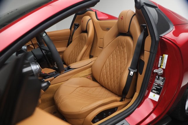 2023 Ferrari 812 GTS Base