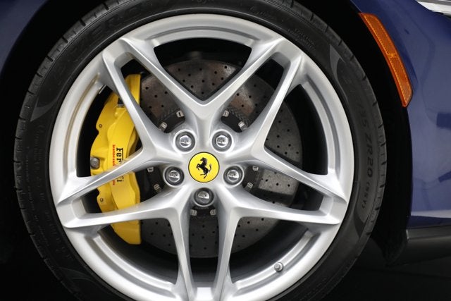 2022 Ferrari Roma Base