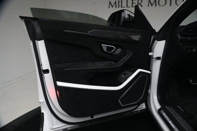 2024 Lamborghini Urus Performante