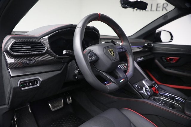 2024 Lamborghini Urus Performante