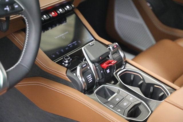 2025 Lamborghini Urus SE