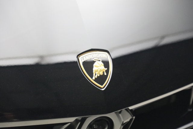 2025 Lamborghini Urus SE
